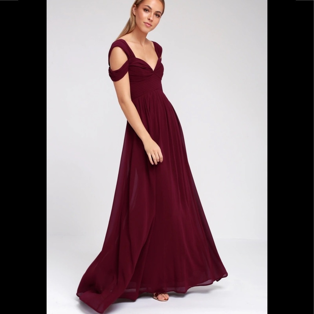 Lulu’s Make Me Move Burgundy Maxi Dress Size Small